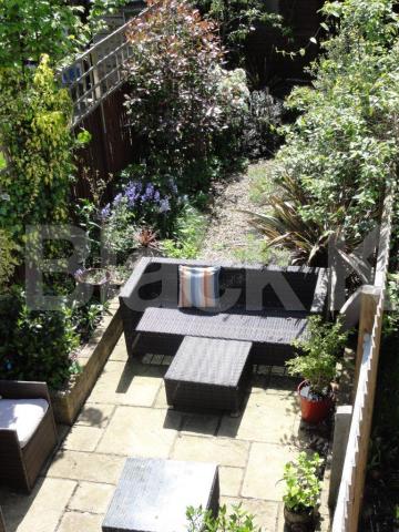 			LET , 3 Bedroom, 1 bath, 1 reception Apartment			 Dornton Road, Balham